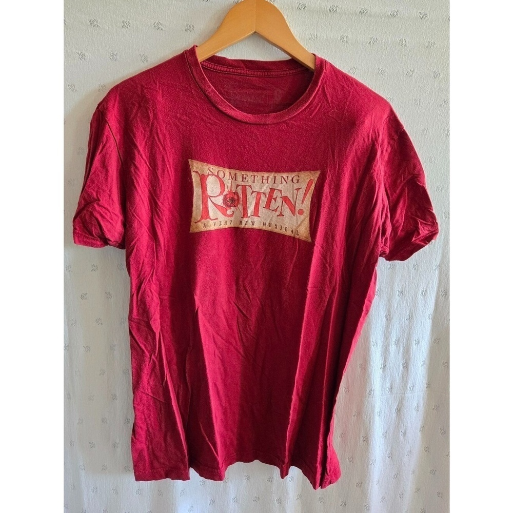 Something Rotten! Broadway Red Graphic Tee Size L